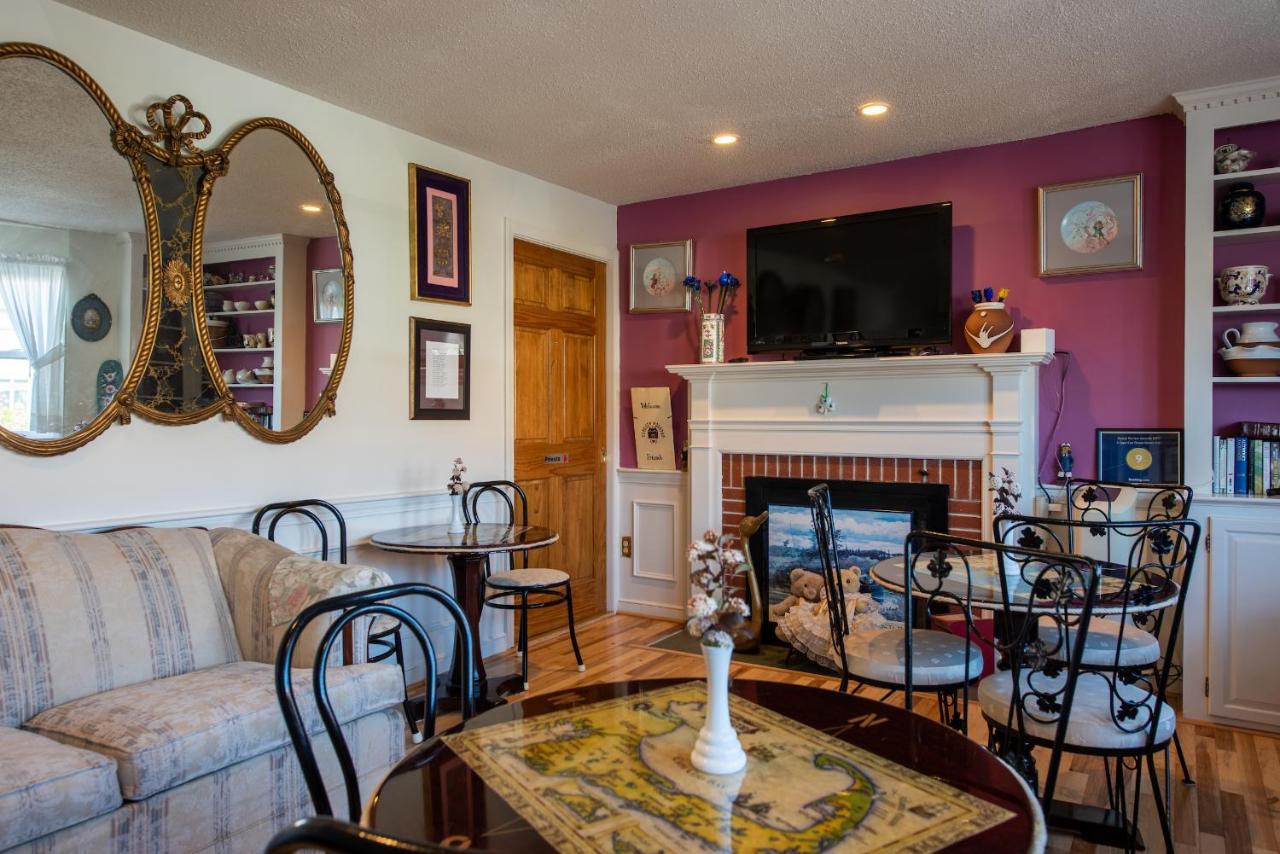 A Cape Cod Ocean Manor Inn Hyannis Extérieur photo